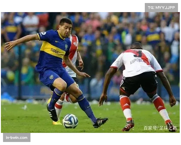 中场球员回撤防线间长传组织 成破解人盯人逼抢新思路